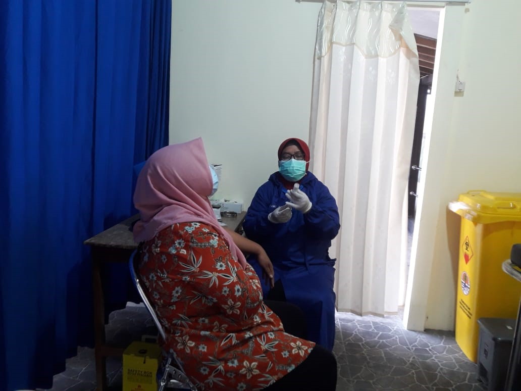 Vaksinasi Covid–19 Tahap Pertama bagi Guru di Kecamatan Jatipurno
